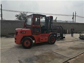 龍工大噸位叉車 龍工大噸位叉車