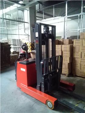 龍工電動(dòng)堆高車 龍工電動(dòng)堆高車