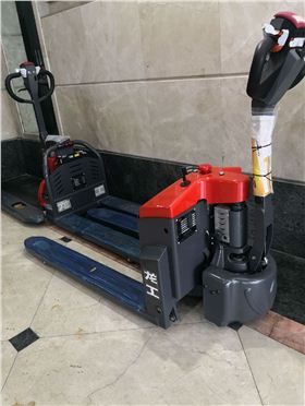 電動(dòng)搬運(yùn)車