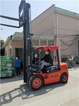 紅太陽龍工叉車 紅太陽龍工叉車