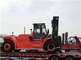 龍工25噸內(nèi)燃叉車