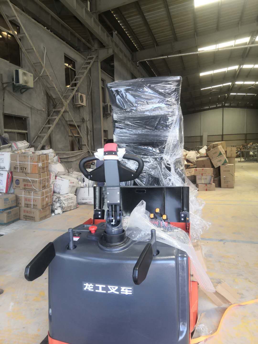 龍工電動(dòng)小前移