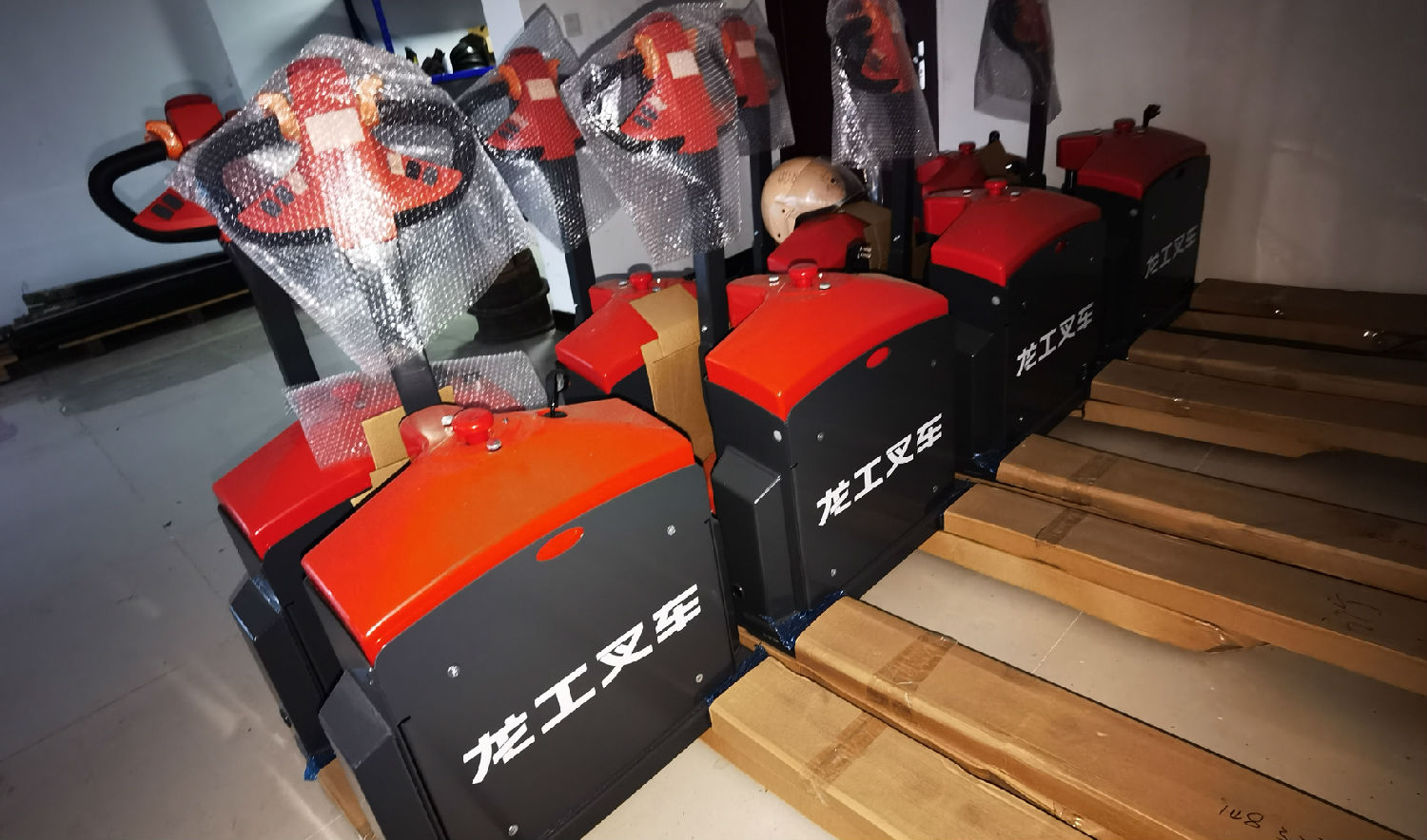 龍工電動搬運(yùn)車