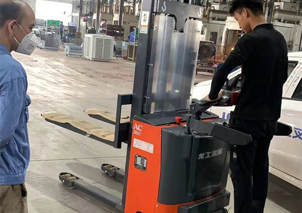 鎮(zhèn)江電動(dòng)堆高車(chē)-鎮(zhèn)江電動(dòng)托盤(pán)堆高車(chē)