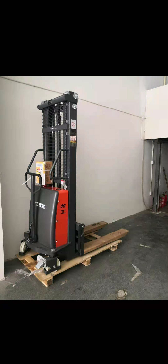 江浦半電動堆高車