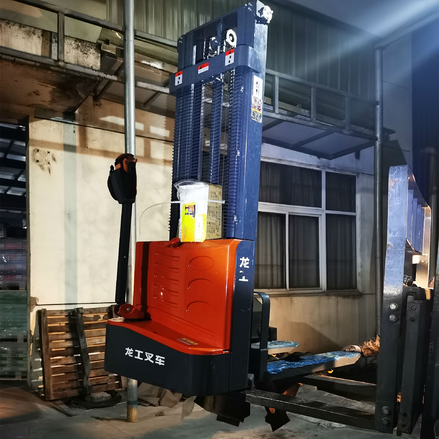 南京電動(dòng)堆高車 