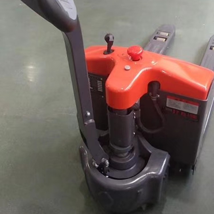 龍工電動(dòng)搬運(yùn)車(chē)