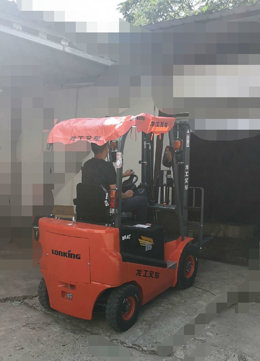 南京食品公司再次選擇龍工電動叉車做冷庫叉車