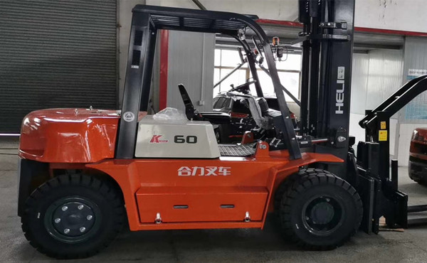 在南京，應(yīng)該怎樣選擇合適叉車出租公司