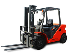 龍工第三代4.5噸內(nèi)燃平衡重式叉車LG45D(T)III