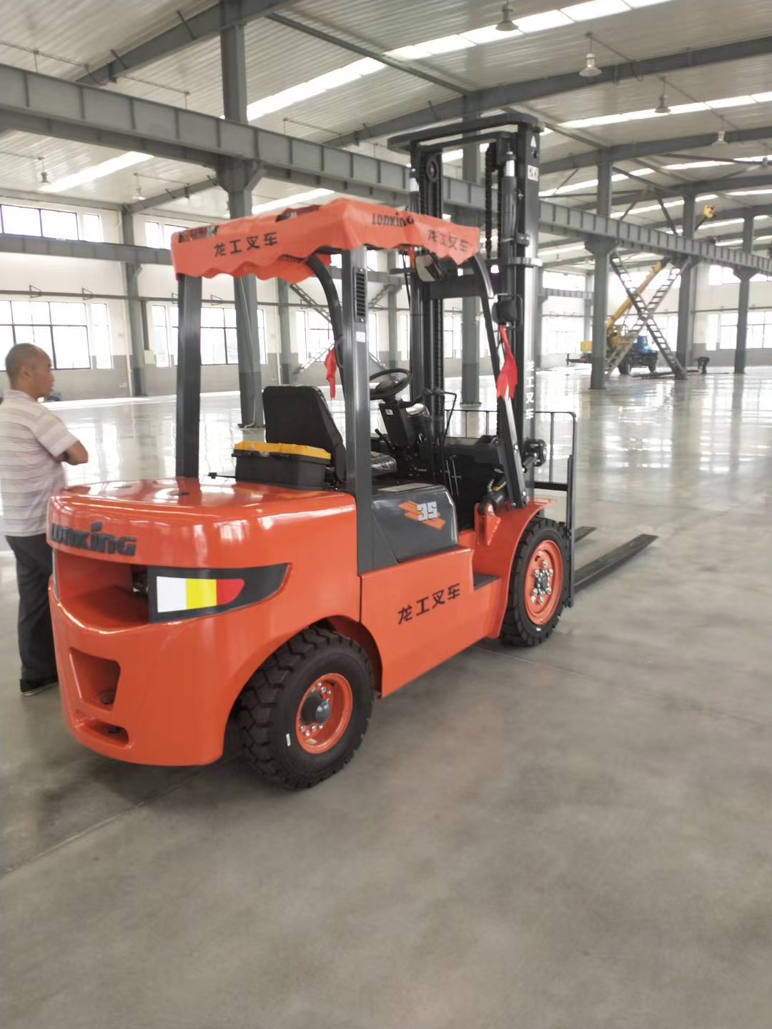 龍工內(nèi)燃叉車CPC30